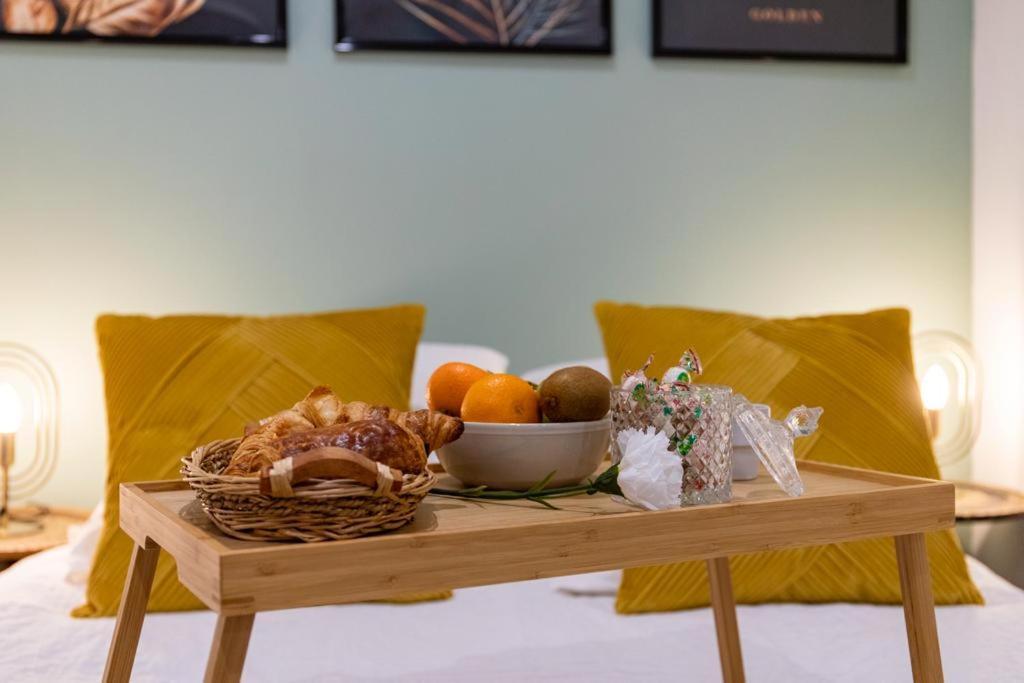 Studio Cosy Au Coeur De L'Ecusson - Arenes A 2 Min Nimes Bagian luar foto
